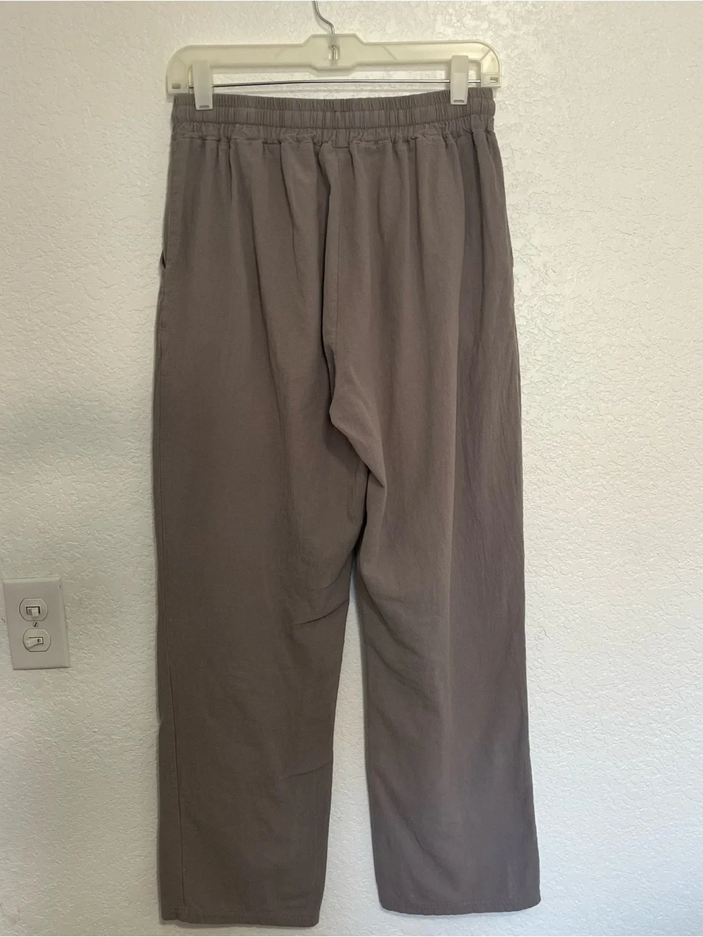 Men's Neutral Gray Elastic-Waist Joggers with Drawstring